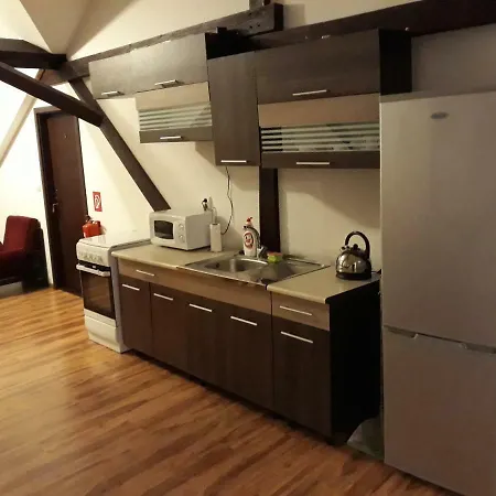 Eden House Apartmanhotel Cseres